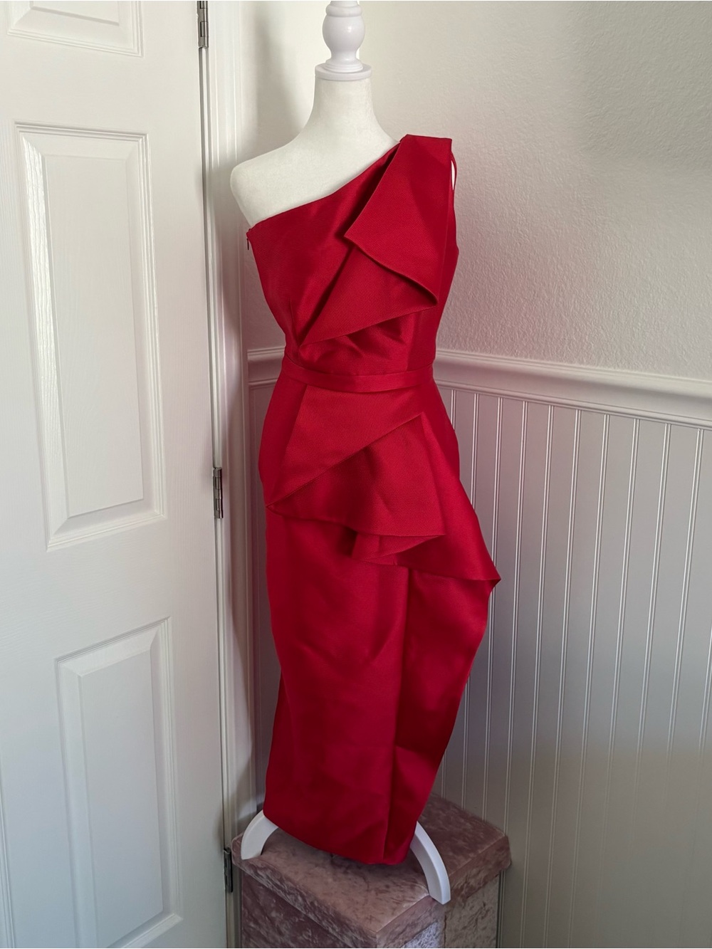 NWT One-Shoulder Red Ruffle Cocktail Dress size 6-8